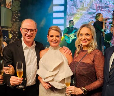 Shopping Mueller homenageia Carlos e Clara Grendene